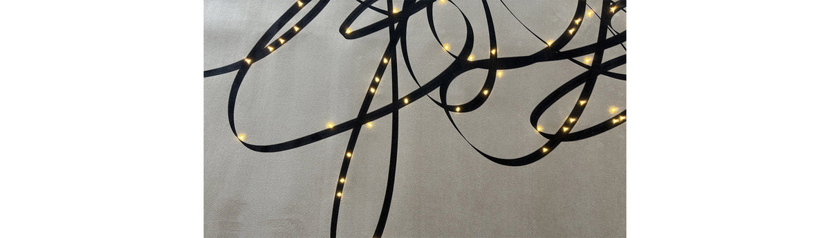 Unveiling Meystyle's Script wallpaper with light