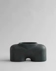 A small 101Cph Cobra Fat Medio Black 212004 vase on a white background.