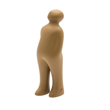 A small figurine of a man standing on a white background, with a caqui finish. The Gardeco Ceramic Sculpture Visitor Small Caqui Cor21 by Gardeco.