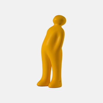 A Gardeco Ceramic Sculpture Visitor Plus Yellow Acafrao Clear Cor36 standing on a white background.