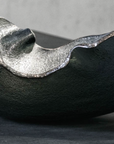 An opulent Gardeco Mapa 30 Prata Fosca Top Platina sculpture featuring a sleek glass bowl.