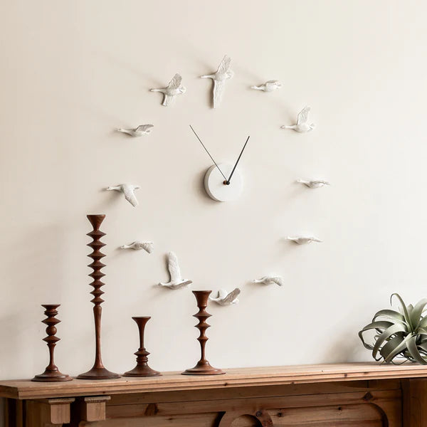 Clock Haoshi Migrantbird X - O Form Spacio India