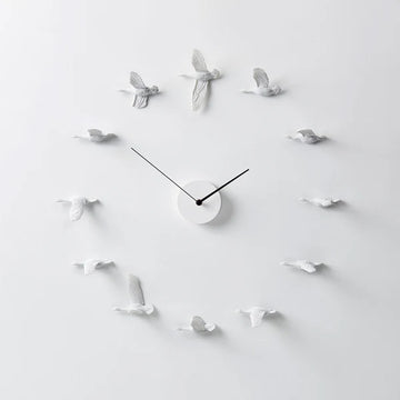 Clock Haoshi Migrantbird X - O Form Spacio India
