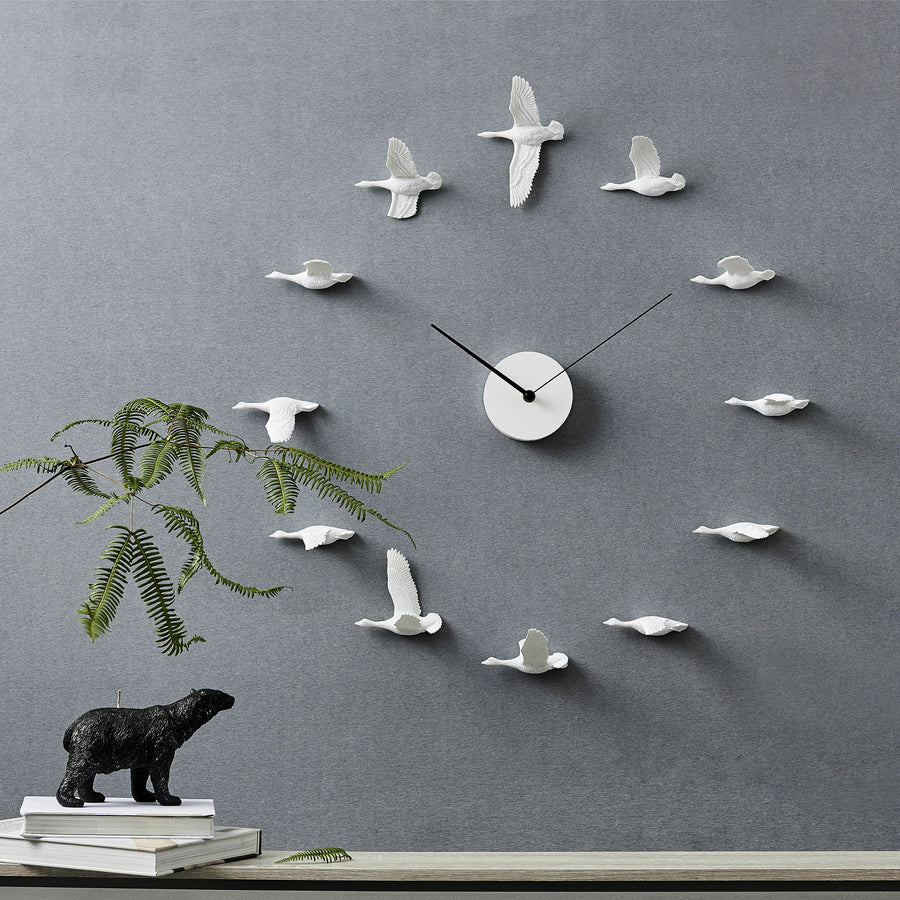 Clock Haoshi Migrantbird X - O Form Spacio India