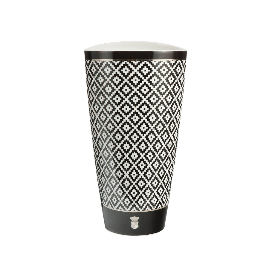 A Goebel Royal Maja Princess Diamonds Vase 27050621, perfect for home decor.