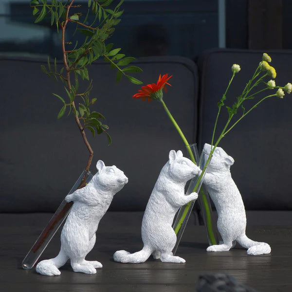 Haoshi Chipmunk Vase Carry on Back 03 Spacio India