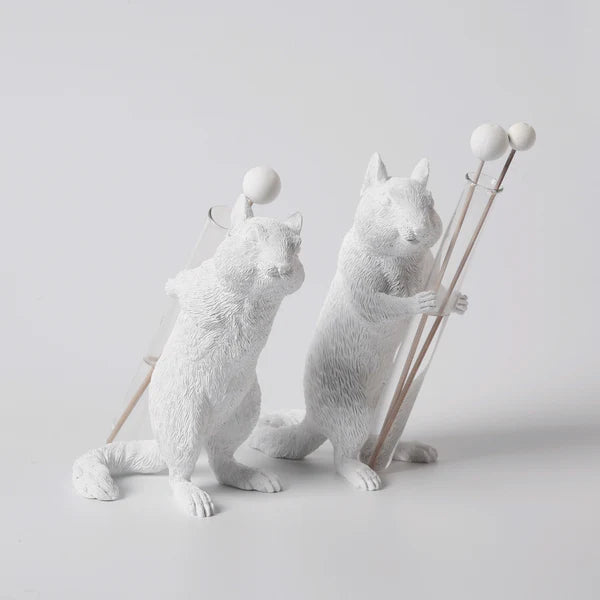 Haoshi Chipmunk Vase Carry on Back 03 Spacio India
