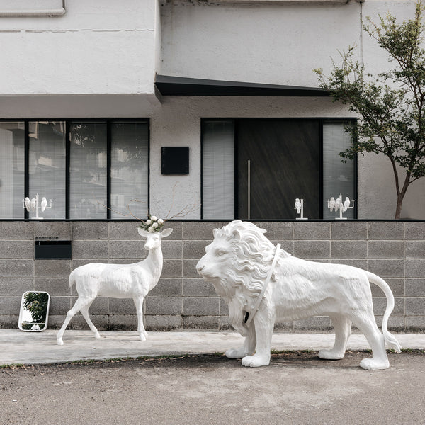 Haoshi Lion Sculpture Lighting Spacio India