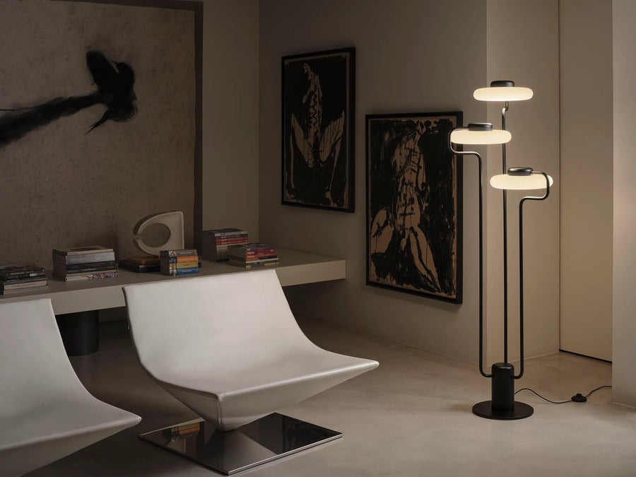 KDLN Tratto Floor Lamp in black finish in a luxury modern interior