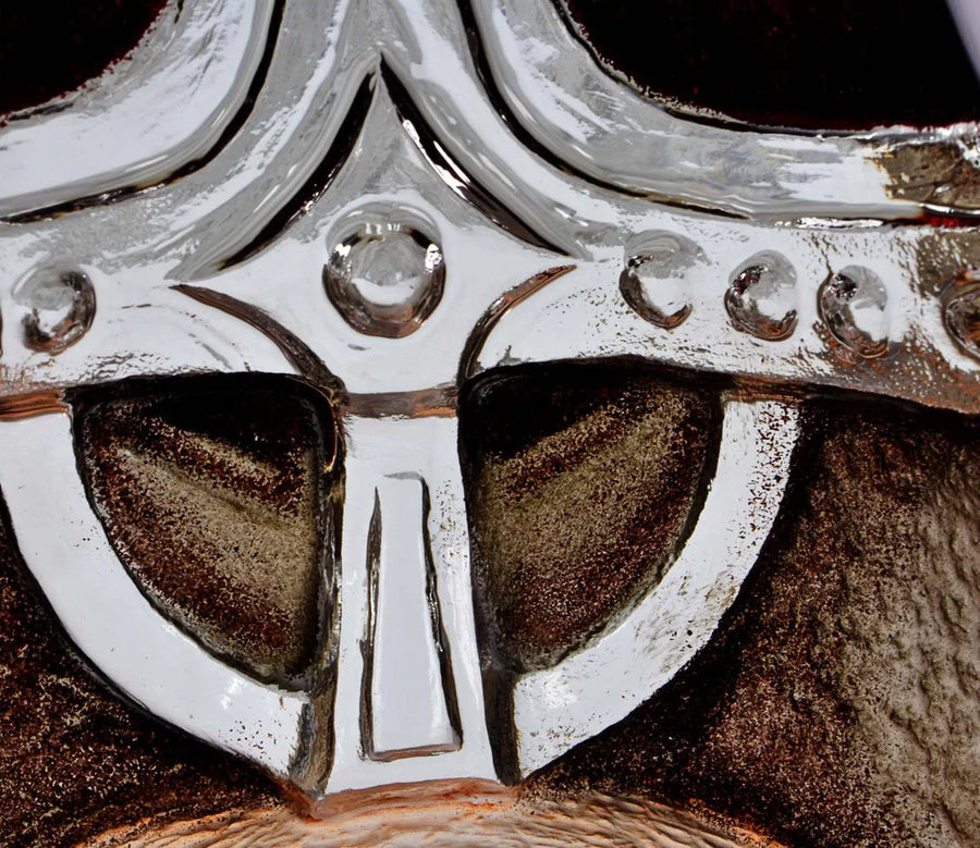 Close-up of Viking crystal sculpture from Maleras. 