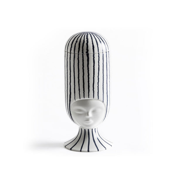 Clara Black & White |Spacio