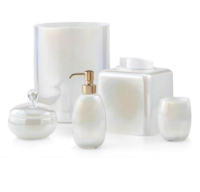 A LZ Collection Bath Set Biella from the Curated Collection on a white background.